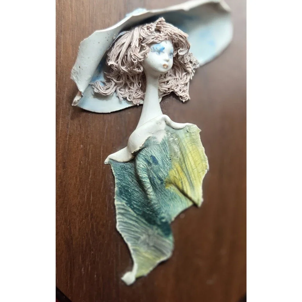Vtg Emilio Tezza Lo Scricciolo Porcelain Wall Plaque Lady~Italy #301